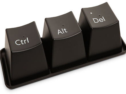 بیل گیتس: استفاده از سه‌کلید CTRL-Alt-Del برای بوت کردن رایانه اشتباه بوده است