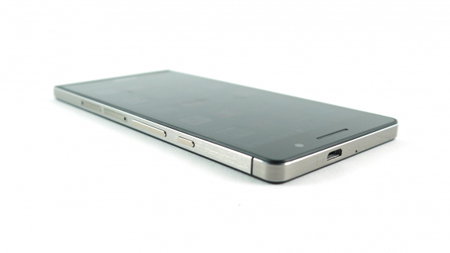 12- گوشی هوشمند Huawei Ascend P6 که از فناوری ارتباطی NFC و 4G هم پشتیبانی می‌کند