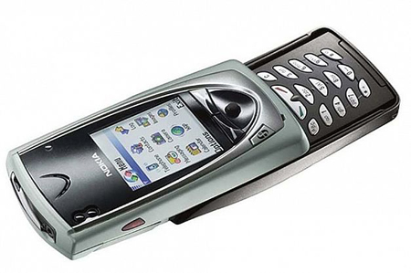 سال 2004 - بدافزار Cablr - گوشی‌های مبتنی بر  سیستم‌عامل Symbian Series 60 را هدف قرار می‌داد و به‌واسطه بلوتوث گسترش می‌یافت