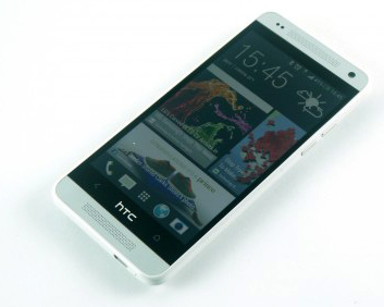 10 - HTC One M7 - گوشی یک‌سیم‌کارته و دو بلندگو در پایین و بالا ، انتخاب دهم آمریکایی‌هاست.