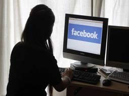 دفاع فیس‌بوک از سرک کشیدن به احساسات ۷۰۰‌هزار کاربر