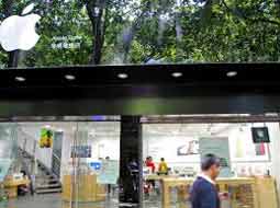 تصاویری از دهها فروشگاه غیرقانونی اپل در چین، کپی برابر اصل!