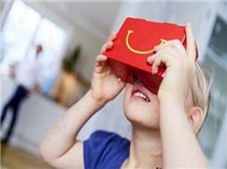 تبدیل جعبه تحویل غذا به هدست واقعیت مجازی