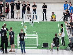 دو تیم رباتیک ایرانی در یک‌چهارم نهایی ربات انسان‌نمای سایز بزرگ ربوکاپ 2016 آلمان