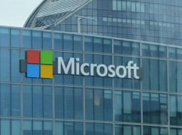 مایکروسافت خبر فروش اطلاعات امنیتی ویندوز ۱۰ را رد کرد