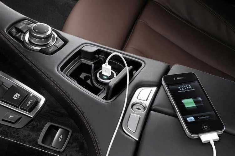 شارژ کردن گوشی در ماشین را فراموش کنید!