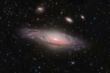 کهکشان NGC 7331 و فراتر از آن  <img src="/images/picture_icon.gif" width="16" height="13" border="0" align="top">
