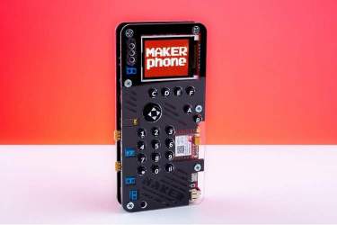 MAKERphone برای شما این امکان را فراهم می‌آورد که با تنها 89 دلار خودتان موبایل بسازید