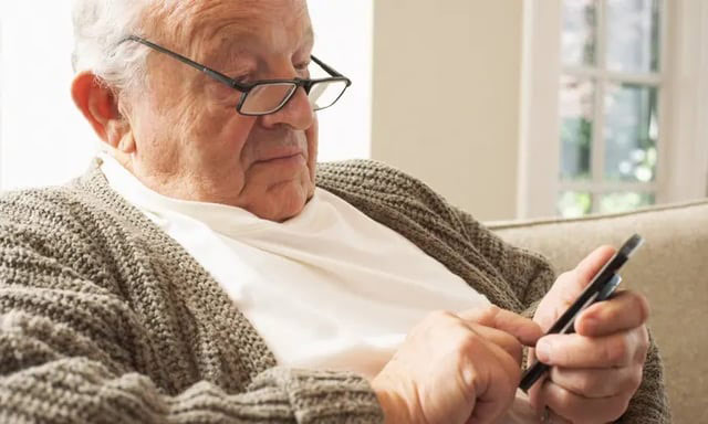 آموزش: نکات مهم برای استفاده افراد مسن از گوشی‌های اندرویدی