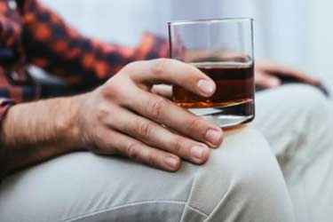 مصرف روزانه حتی یک نوشیدنی الکلی هم طول عمر را به میزان‌ قابل‌توجهی کاهش می‌دهد