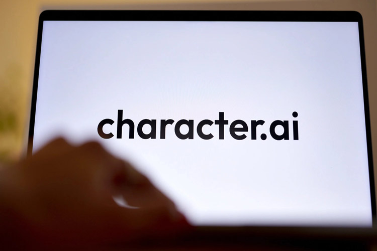 چت‌بات Character.AI متهم به ترغیب نوجوانی به خودکشی شد